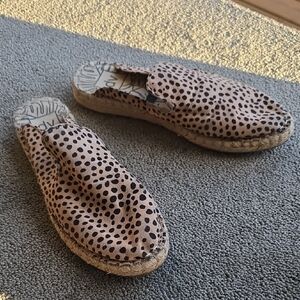 DV by Dolce Vita Spotted Tan Espadrilles